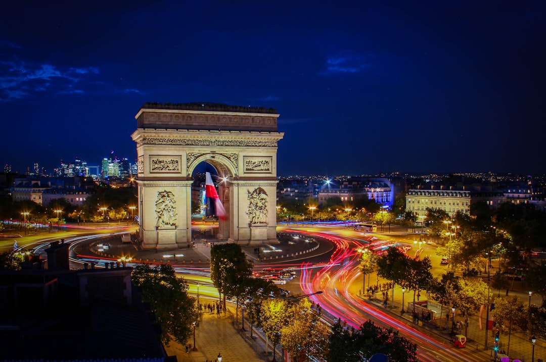 VTC et taxi dans le 8e arrondissement de Paris